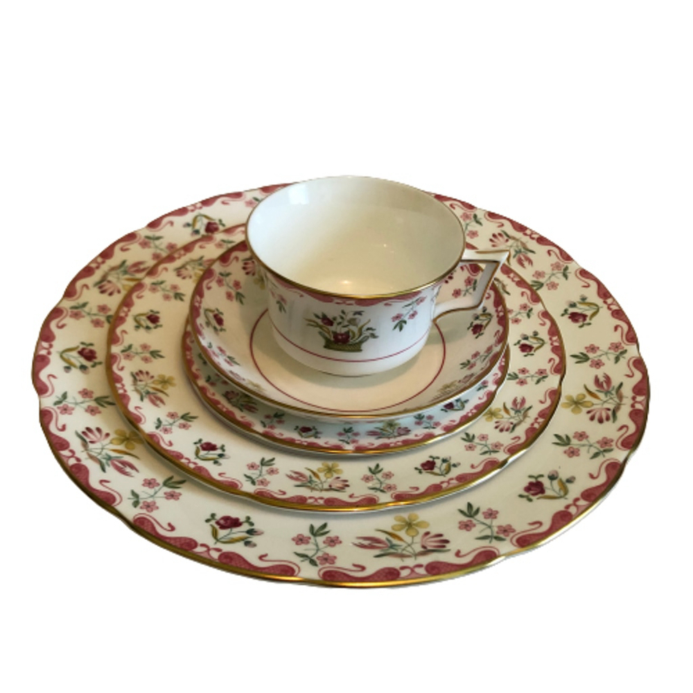 Wedgwood Bianca Williamsburg Script Mark 5 Piece Place Setting R4499 China